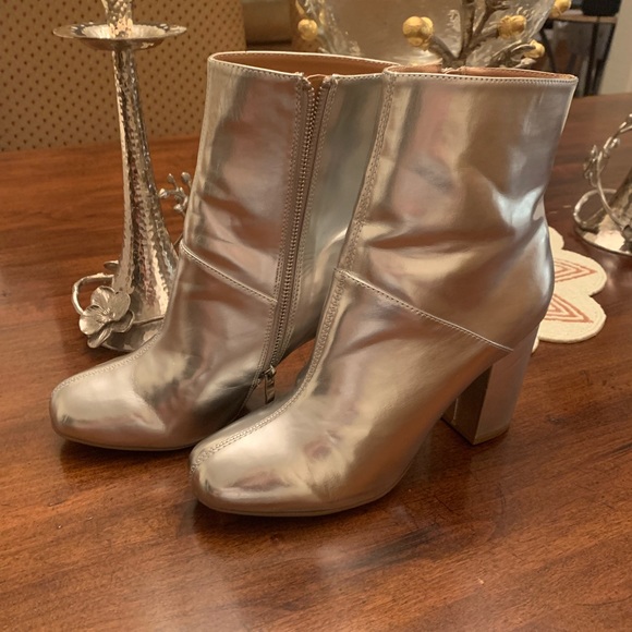 Urban outfitter. Metallic silver boots - Picture 4 of 10